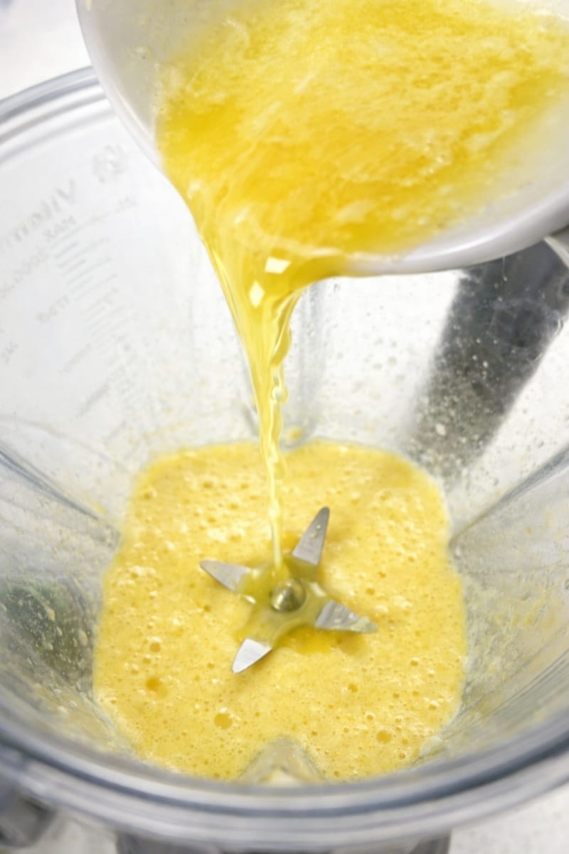 blender hollandaise sauce drizzling melted butter